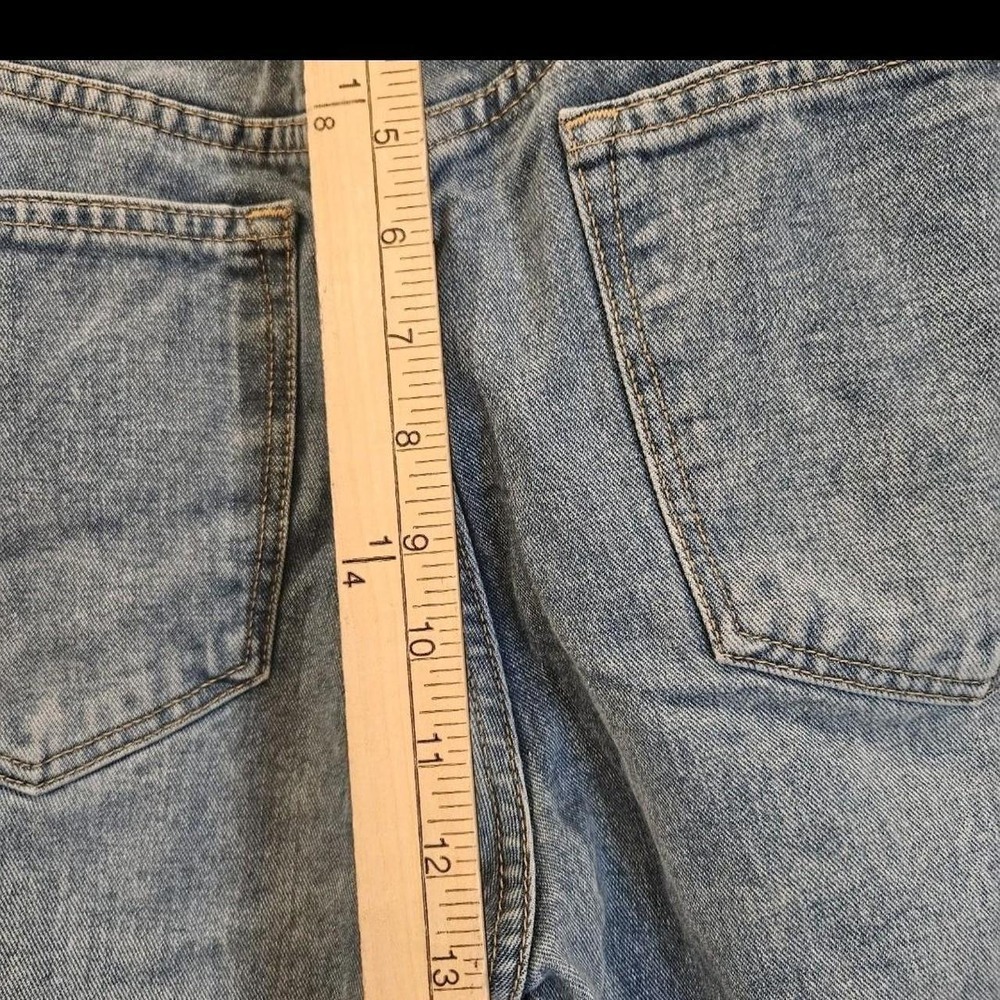 Blue Savvy High Rise Mom Jeans Light Wash Distressed Size 9/29 Juniors - Picture 8 of 8